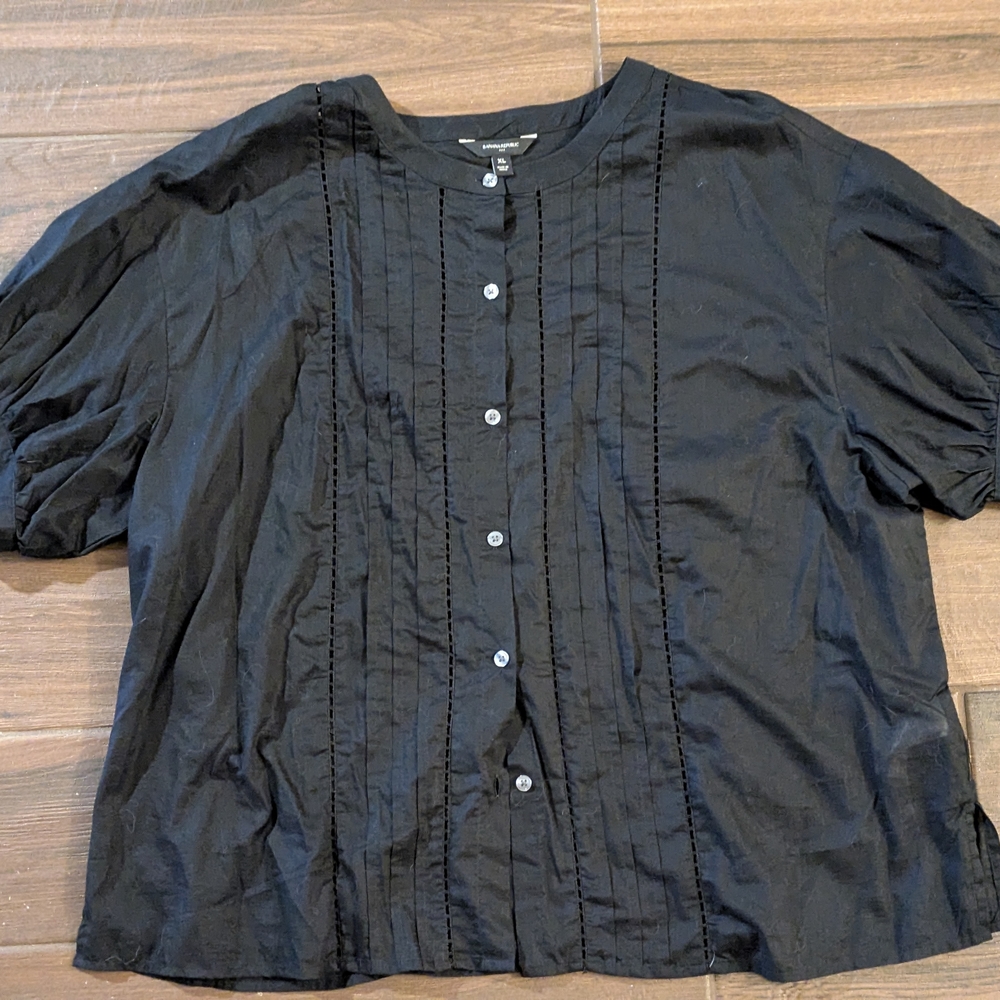 Banana Republic Boxy Puff Sleeve Blouse Black and White